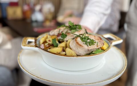 Deftige Gerichte mit Bratkartoffeln